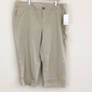 Sejour NWT Khaki Capris size 20W